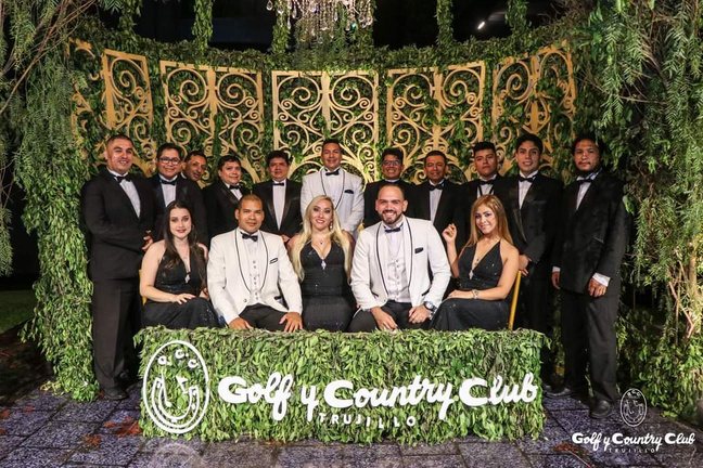 Fiesta de fin de año Golf y Country Club — evento producido por Ornamenta