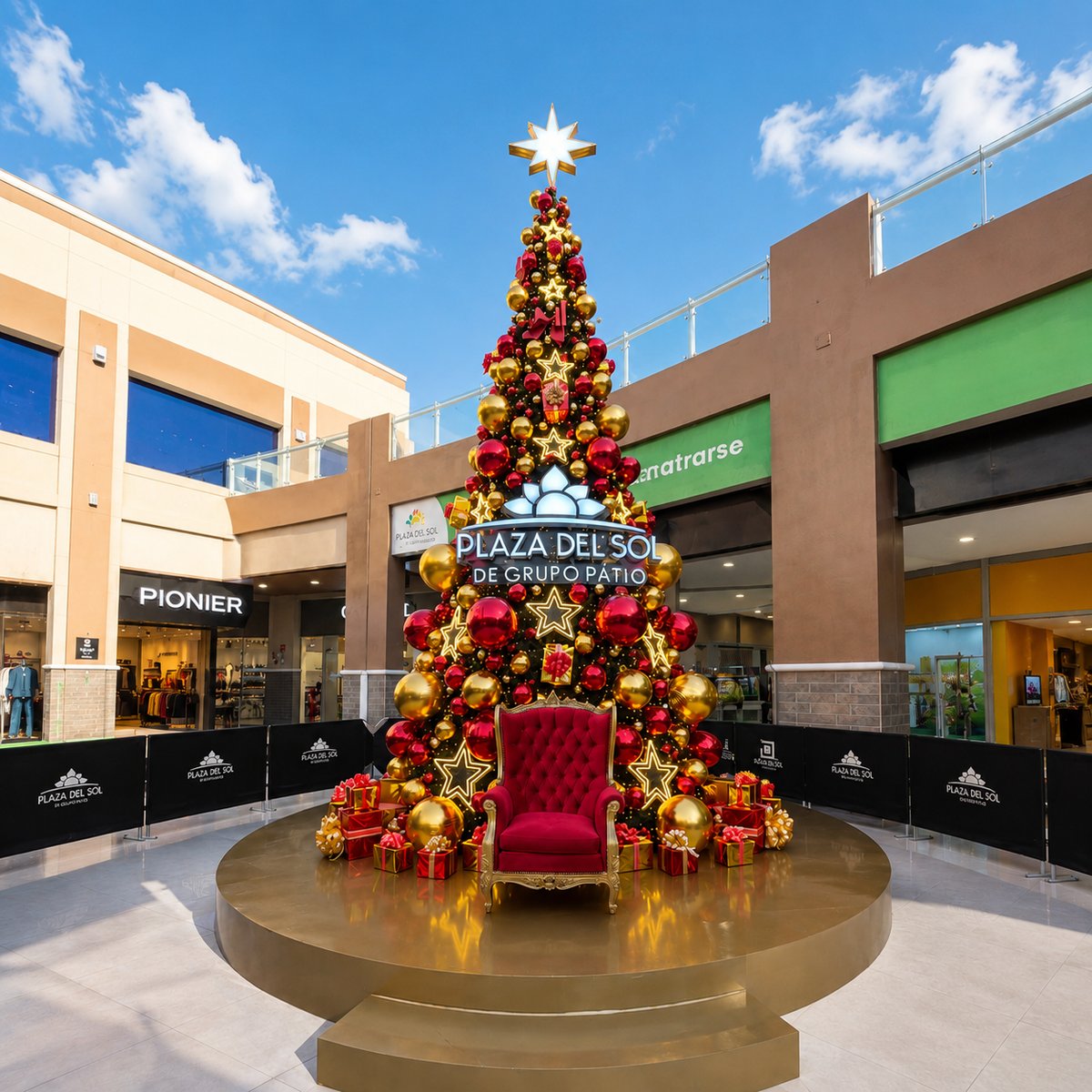 Árbol navideño de Plaza del Sol, Trujillo